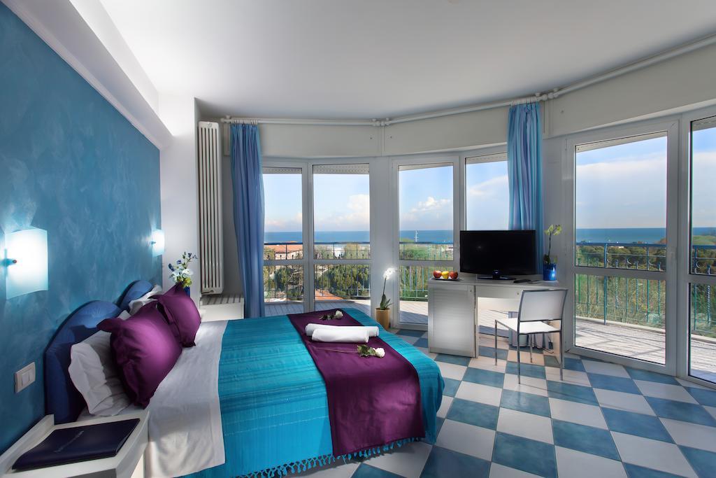 Hotel Lido Europa Riccione Oda fotoğraf